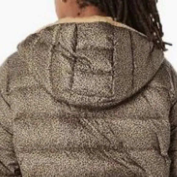 Amazon Essentials Women's Lightweight Water-Resistant Hooded Puffer Coat plus sz