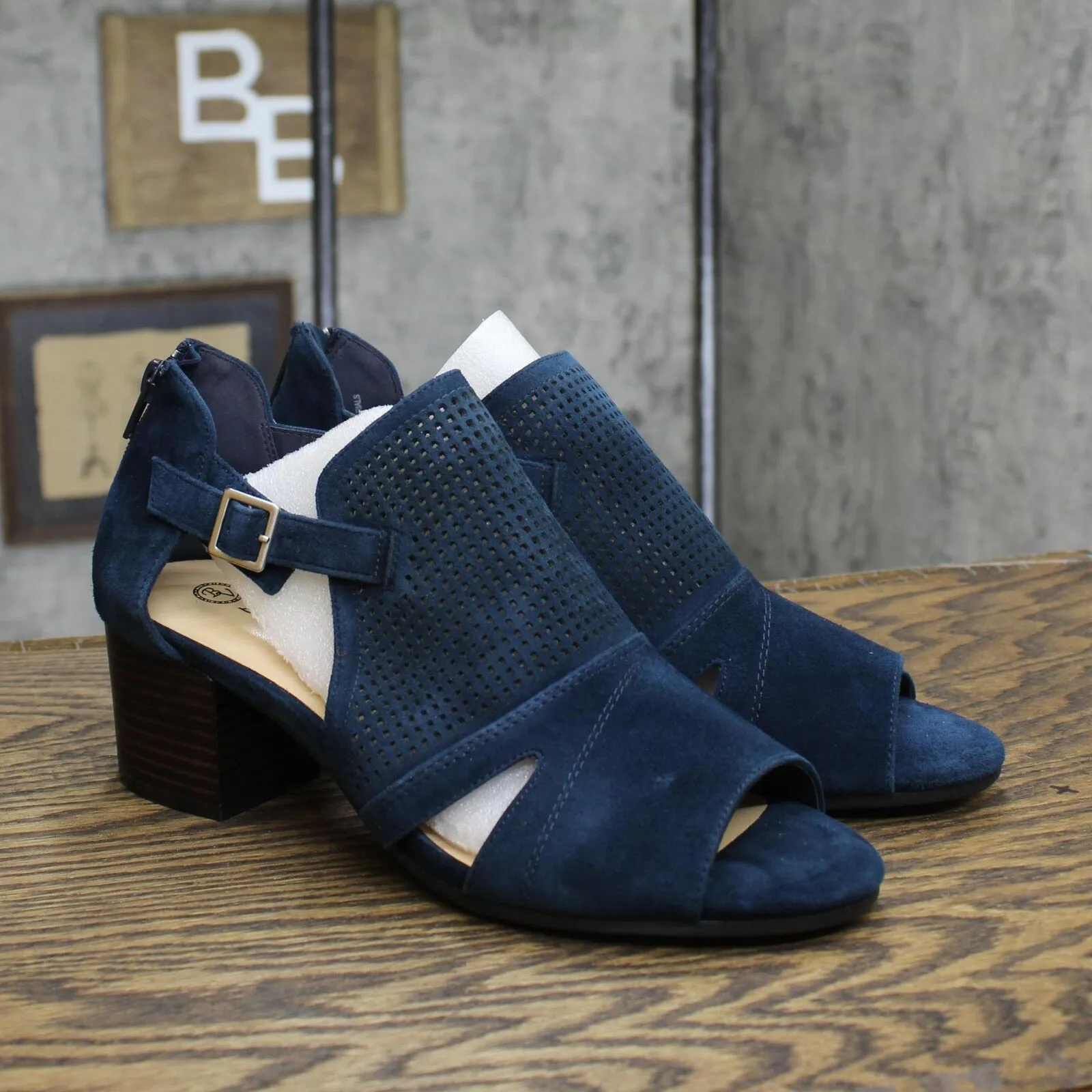 Bella Vita Womens Illiana Block Heel Heeled Sandal Navy Suede Leather Blue 8.5WW