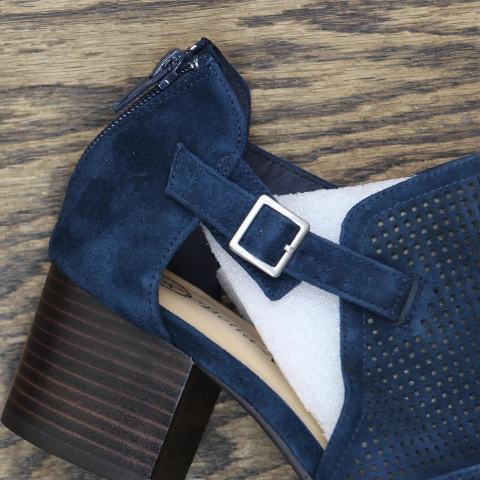 Bella Vita Womens Illiana Block Heel Heeled Sandal Navy Suede Leather Blue 8.5WW