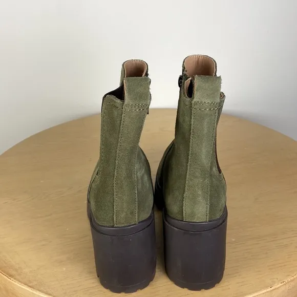 Blondo Women's 7 Raquel Waterproof Chelsea Boot Olive Green Platform Chunky
