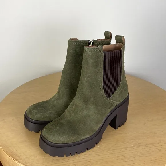 Blondo Women's 7 Raquel Waterproof Chelsea Boot Olive Green Platform Chunky