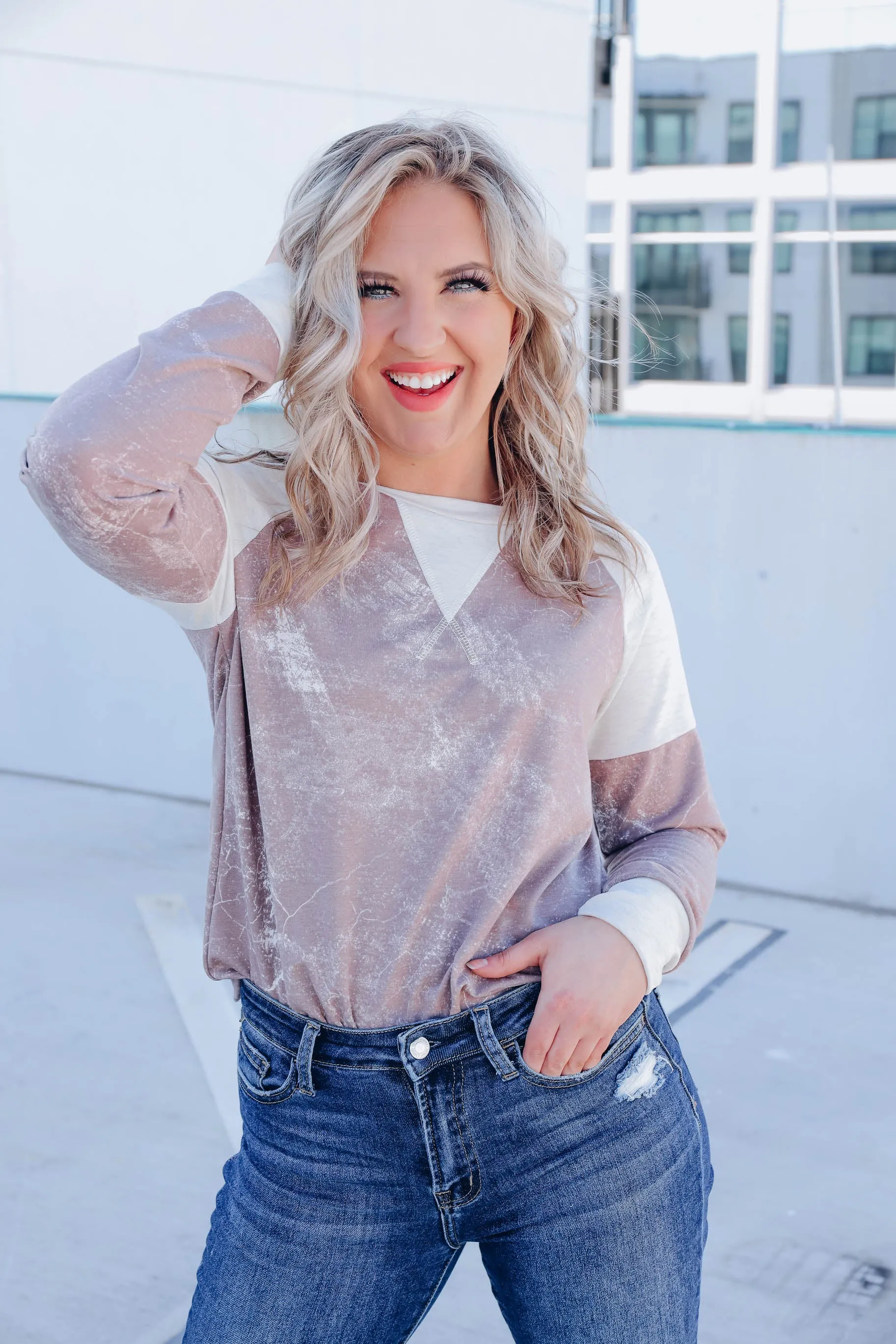 Carrara Raglan Sleeve Sweatshirt- Mocha