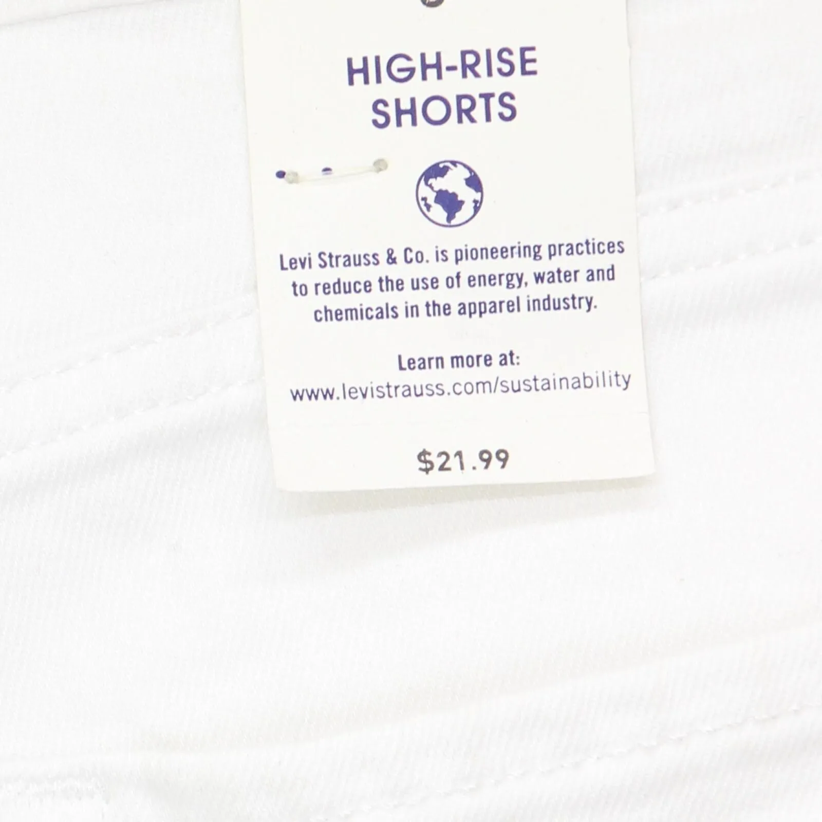 DENIZEN from Levi's Women's High-Rise Jean Shorts 78175972 White 6