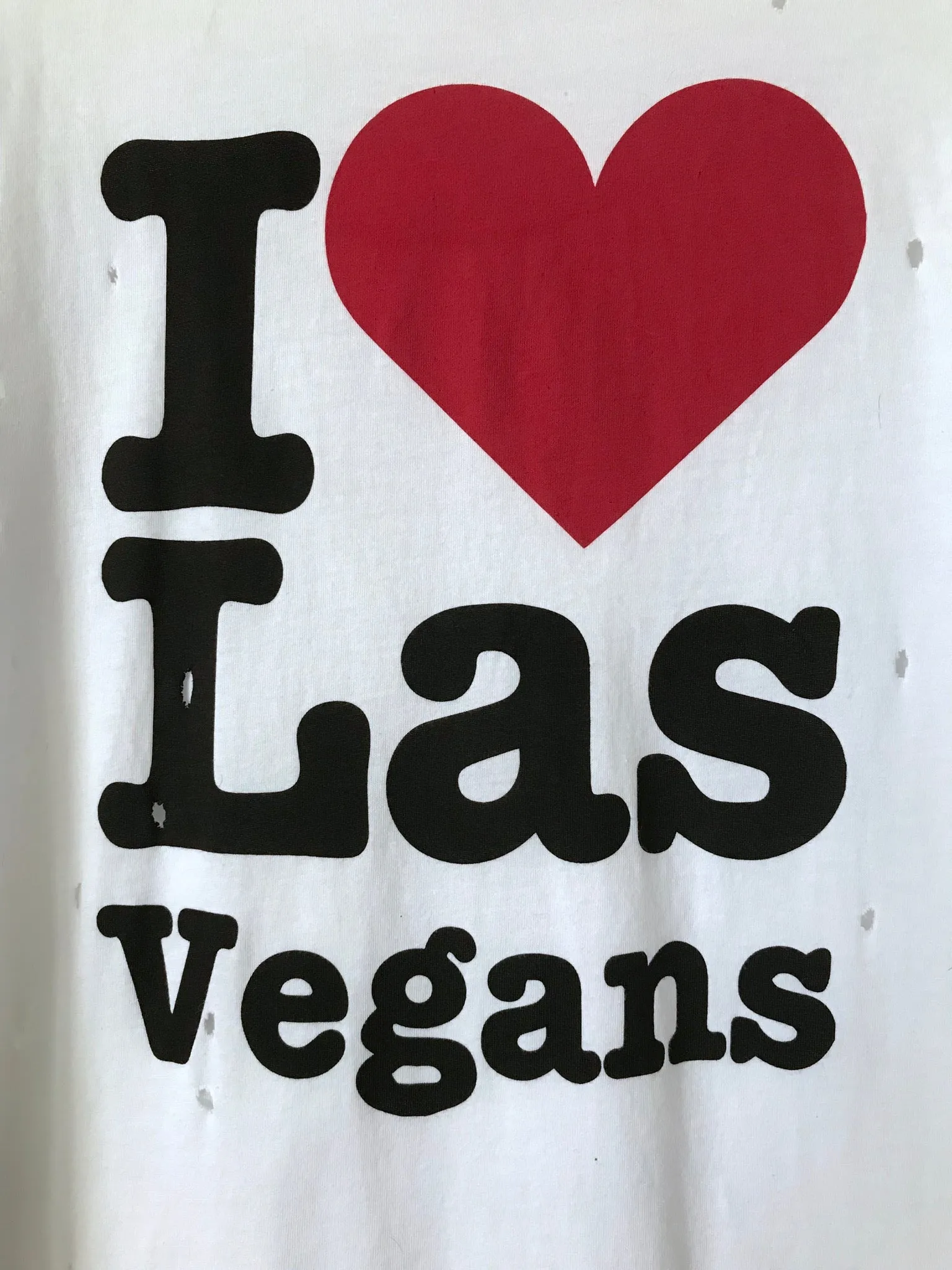 I ❤️ Las Vegans distressed tee m