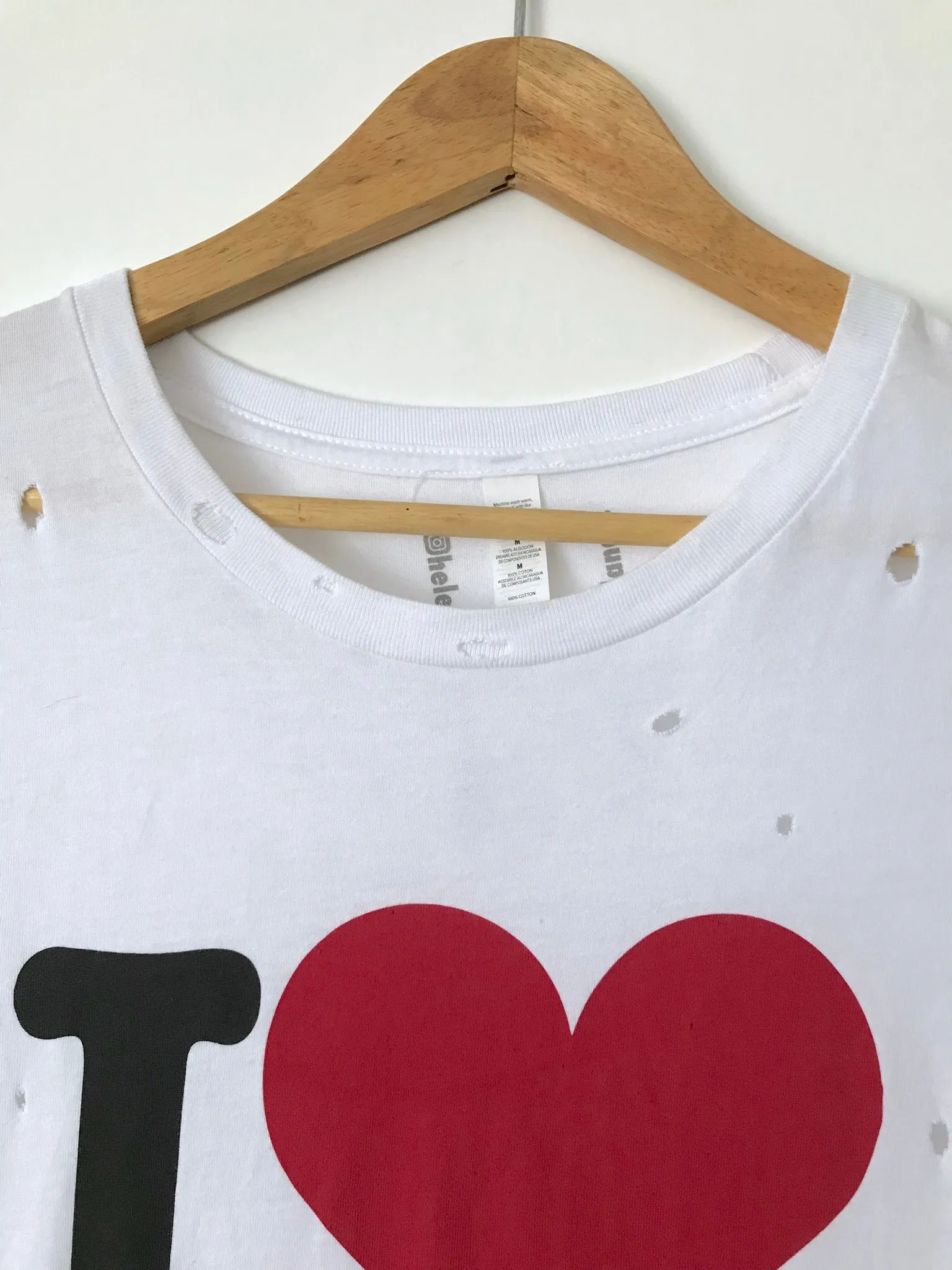 I ❤️ Las Vegans distressed tee m