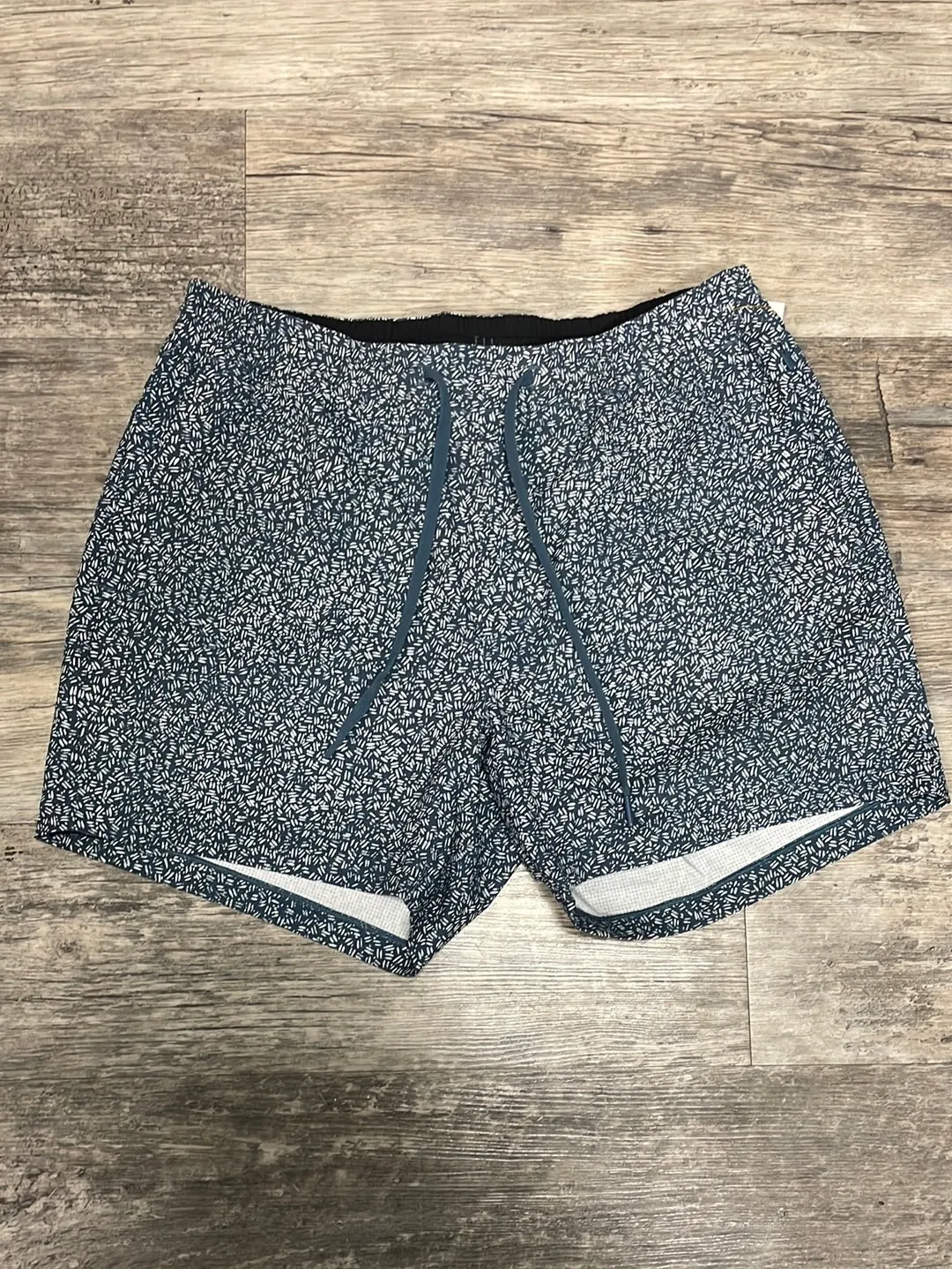 Lululemon Men's Athletic Shorts Size XL
