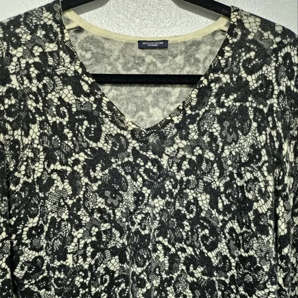 Magaschoni 100% Cashmere Black Lace Print V Neck Sweater 3/4 Sleeve Size L