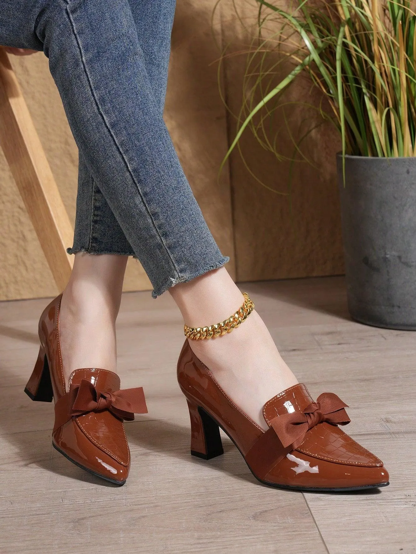 Metal Decor Point Toe Chunky Heeled Loafers