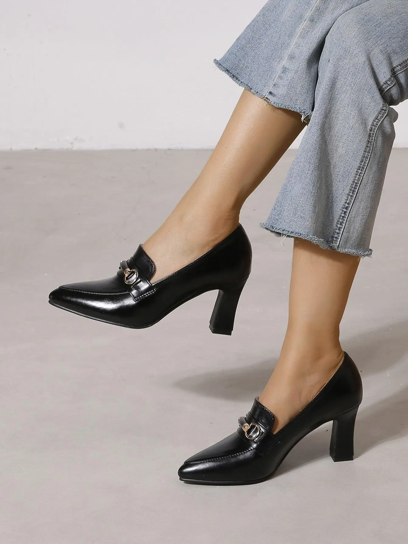 Metal Decor Point Toe Chunky Heeled Loafers