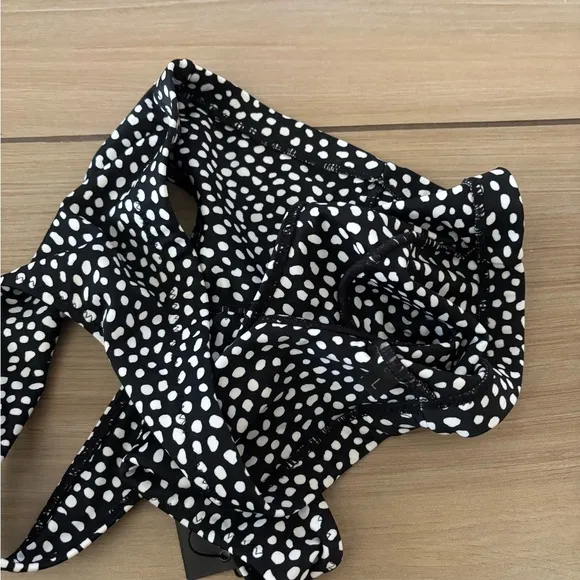 NWT blackbough maui swim suit