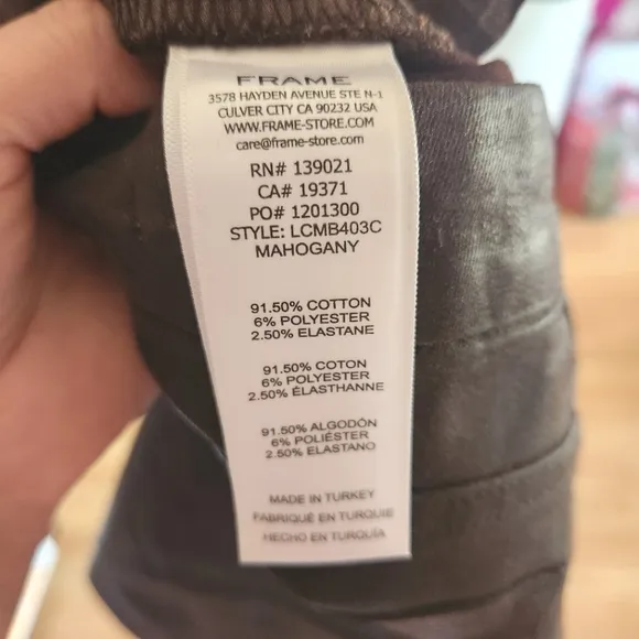 NWT Frame Le Crop Mini Boot Jean, Mid-Rise in Mahogany, Size 28