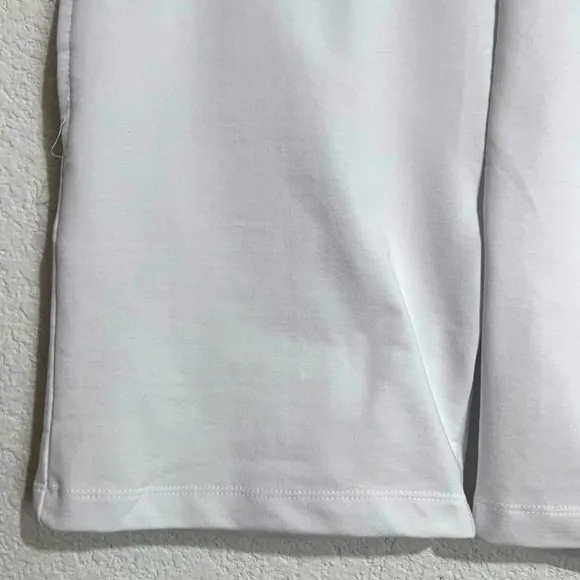 Resort World Designed by MACEOO White Stretch Knit Shorts New Medium