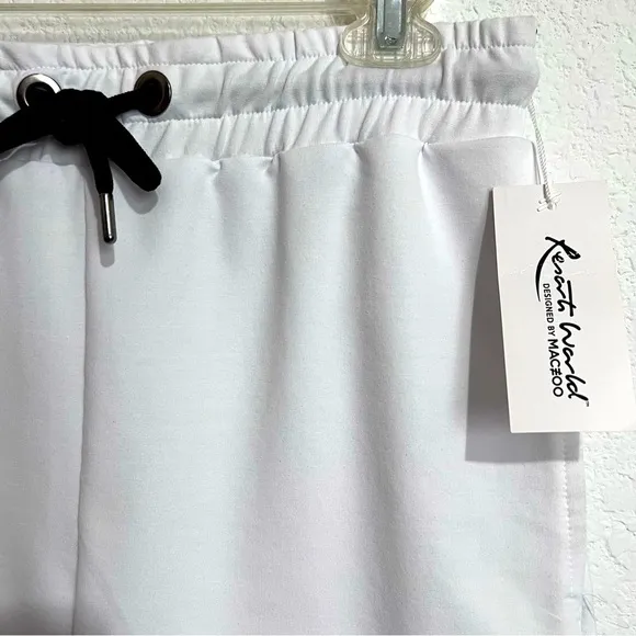 Resort World Designed by MACEOO White Stretch Knit Shorts New Medium