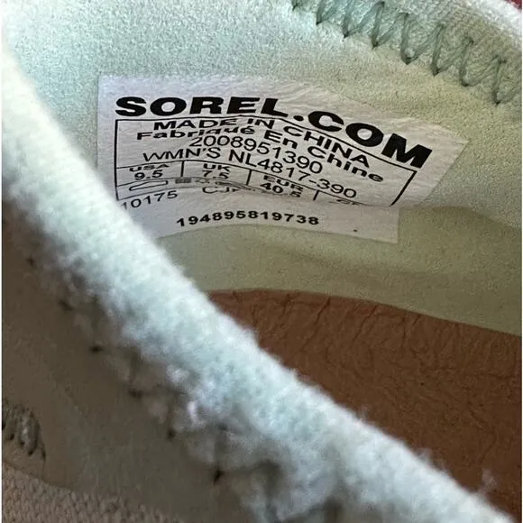 Sorel Explorer Defy NEW Low Sneaker Size 9.5 Sea Sprite Green and White