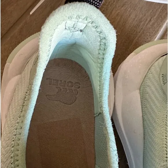 Sorel Explorer Defy NEW Low Sneaker Size 9.5 Sea Sprite Green and White