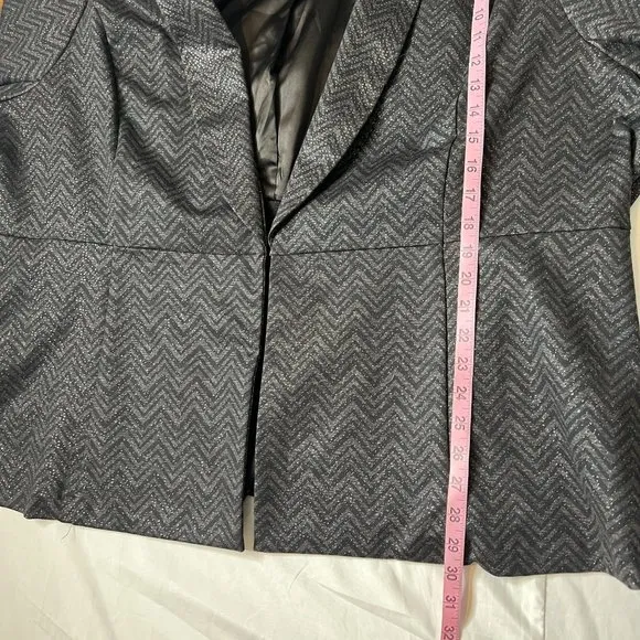 Torrid Studio Uptown Premium Ponte Black Chevron Peplum‎ Blazer Sz 6