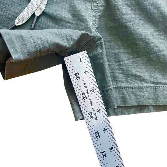 VUORI Vintage Ripstop Short Army Green Gray - Excellent Pre-Owned, Medium